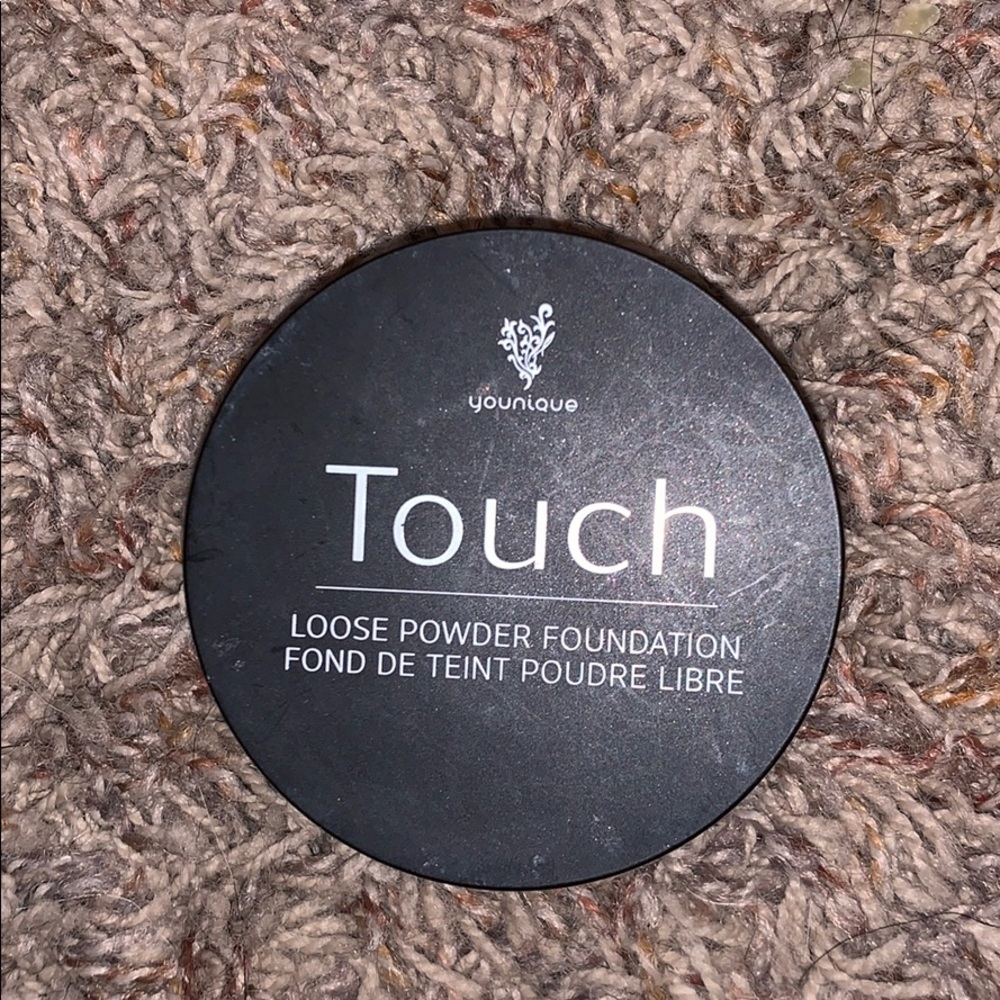 Younique Loose Powder